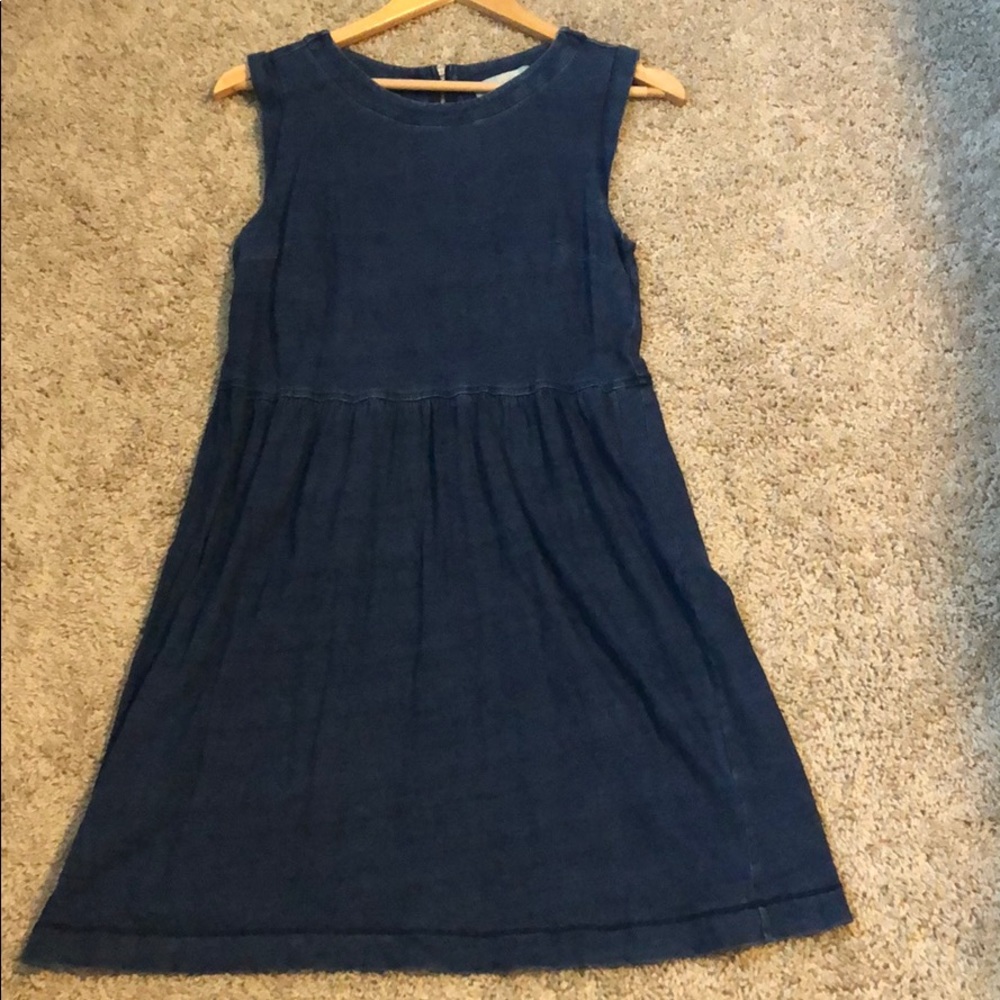 💰 3/$25 Loft denim sleeveless dress size 6P